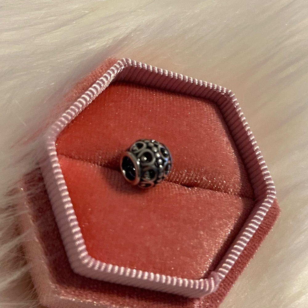💯% Authentic “A Cloud Silver Lining” RETIRED Pandora Charm